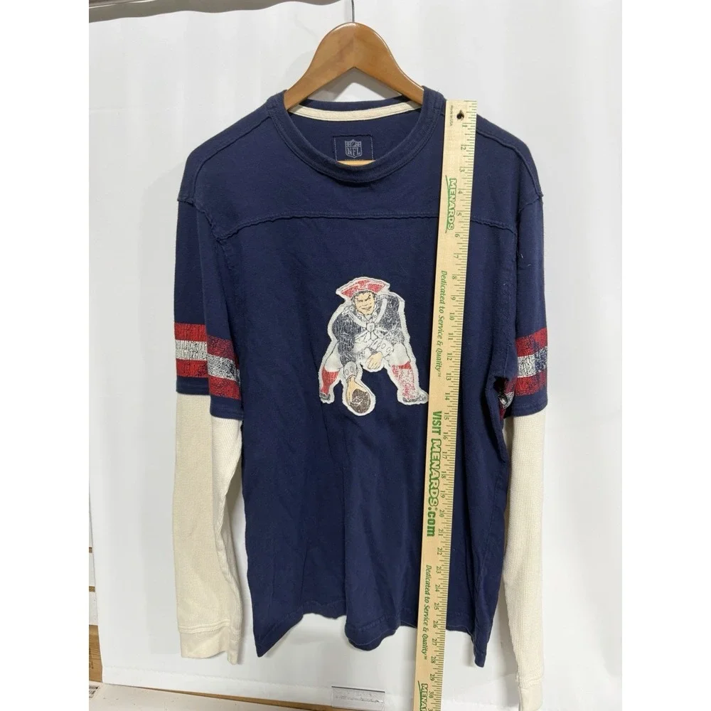 NFL Vintage Collection Mens New England Patriots Shirt Size S/M Long Sleeved.